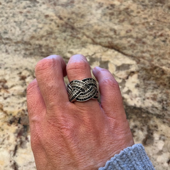 Black and white diamond band size 6, fits size 5.5. - Picture 7 of 10